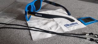 Gafas de sol Okuma polarizadas negras y azules 