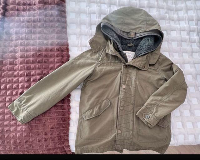 Chaqueta con chaleco desmontable.