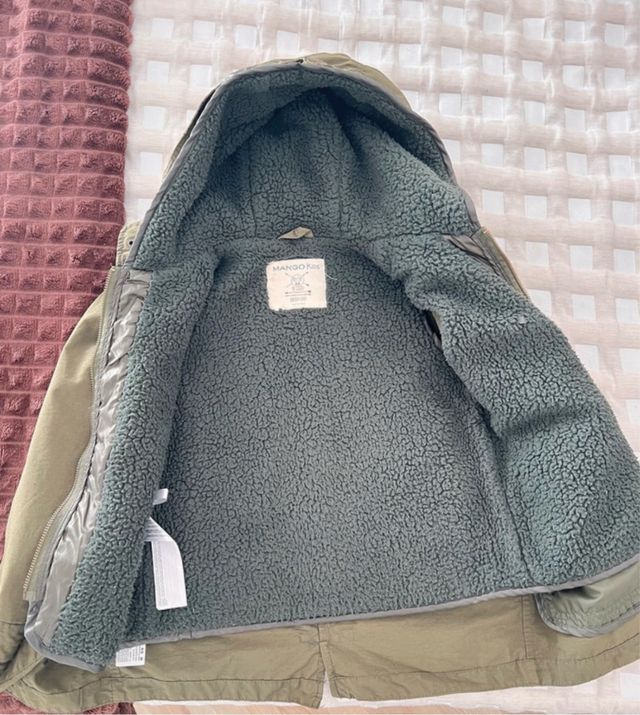 Chaqueta con chaleco desmontable.