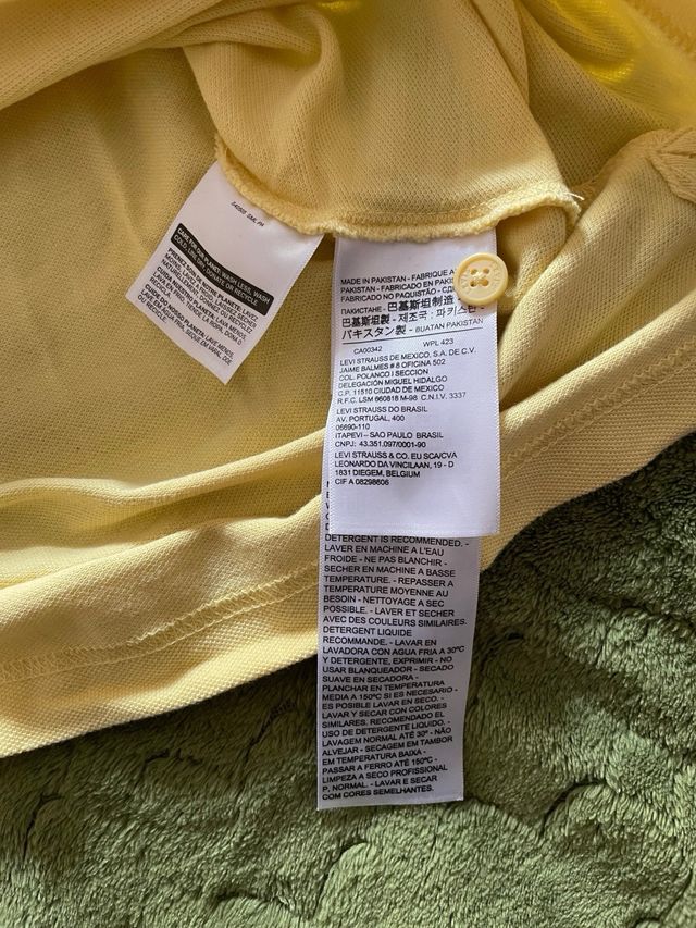 Polo Levi's amarillo