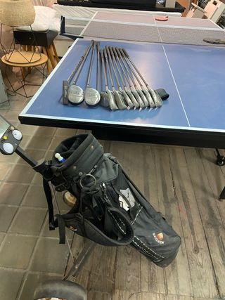 Juego de palos de golf Mizuno y Odyssey