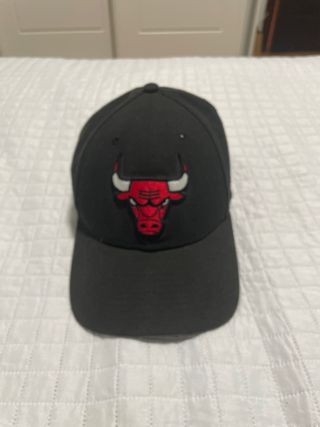 Gorra Chicago Bulls Negra y Roja