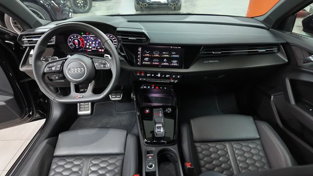 AUDI A3 RS3 Sportback TFSI quattro S tron