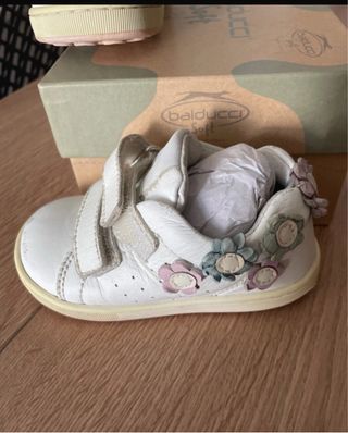 Scarpe neonata bianche