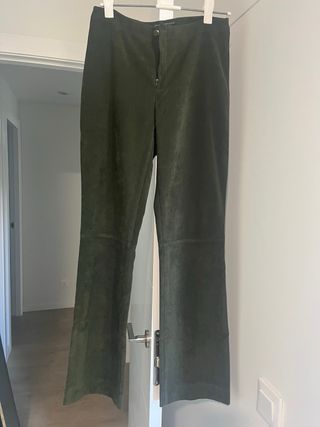 Pantalón Zara, 38 Verde Oliva
poliéster y elastano