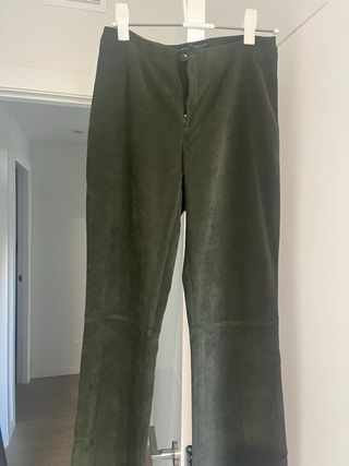Pantalón Zara, 38 Verde Oliva
poliéster y elastano