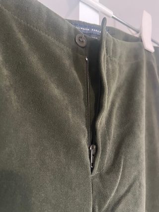 Pantalón Zara, 38 Verde Oliva
poliéster y elastano