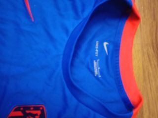 Camiseta azul y roja