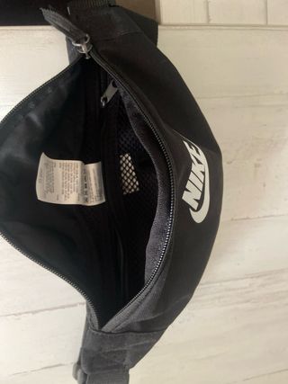 Riñonera Nike Negra