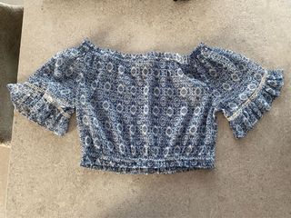 Blusa Hollister Azul y Blanca Estampada
