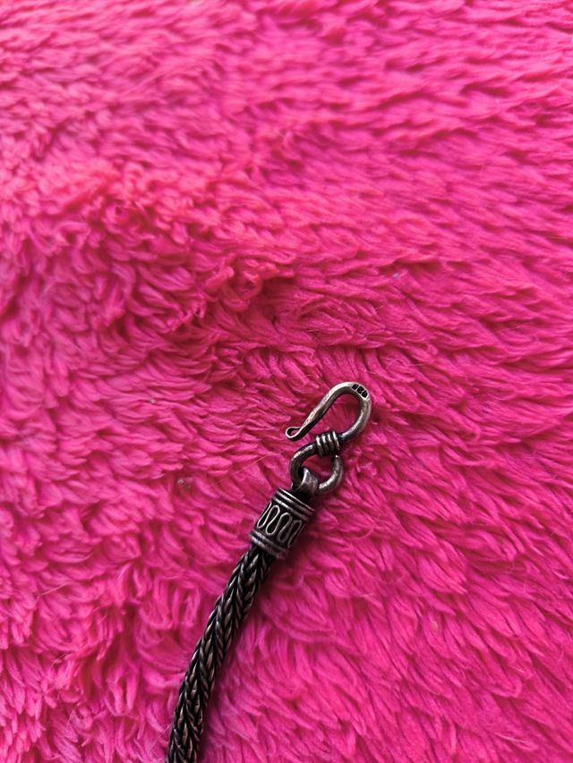 Pulsera de plata trenzada
Cordón