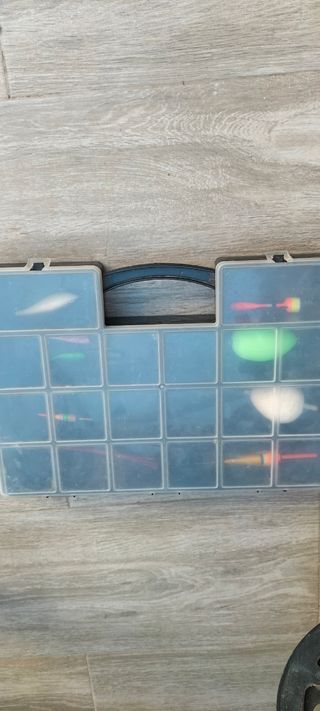 Caja de accesorios de pesca