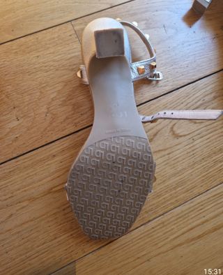 Sandalias Lodi de piel solo  puestas 2 horas. 