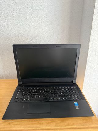 Lenovo 15.6 pulgadas 8gb RAM SSD