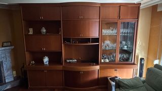 Mueble de salón madera y cristal