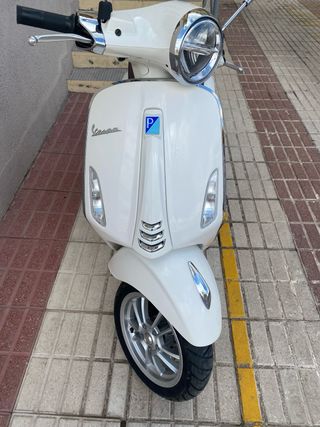 Vespa Primavera 50cc Blanca