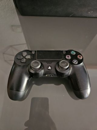 CONSOLA PS4 FAT Y MANDO
