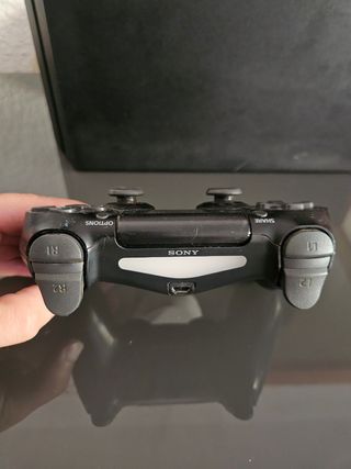CONSOLA PS4 FAT Y MANDO