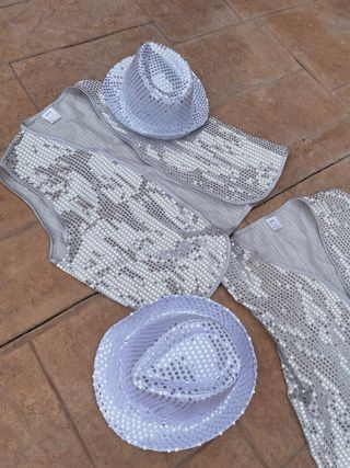 Chalecos y Sombreros Plateados Halloween