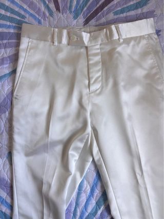 Traje de Novio Blanco con Pedrería