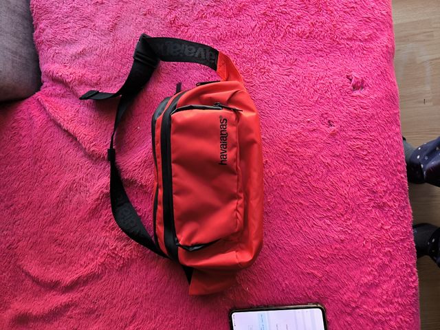 Riñonera Havaianas Roja y Negra