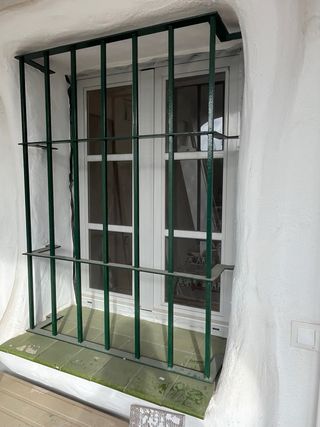 Ventana con rejas