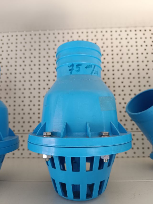 Válvulas antirretorno y codos para bomba de agua