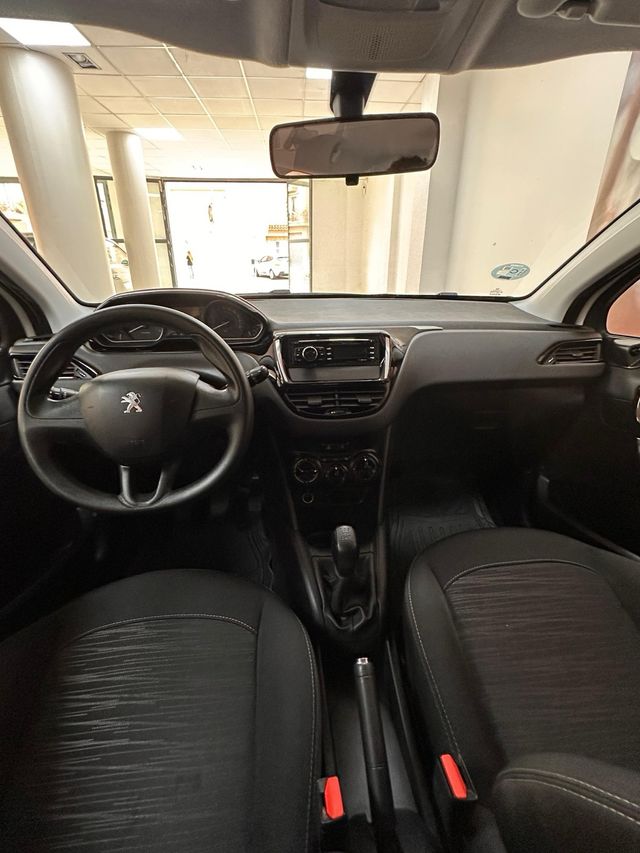 Peugeot 208 2016