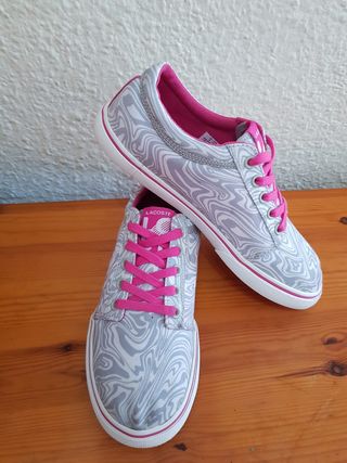 Zapatillas Lacoste grises y rosas