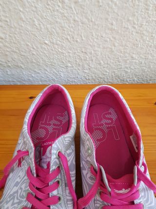 Zapatillas Lacoste grises y rosas