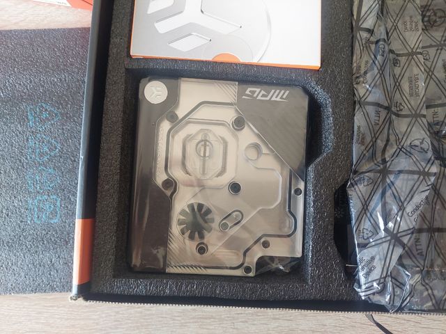 Placa Base MSI MPG X570S Carbon EK X