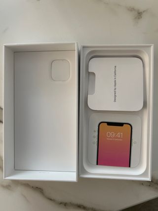 Caja iPhone 11 Negra 