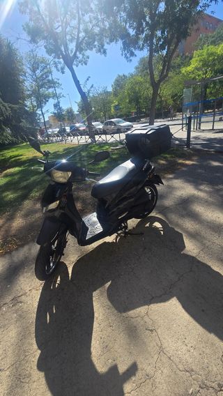 Peugeot Tweet 125 2018 Negra