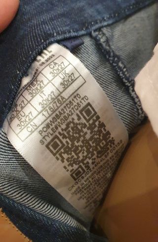 Pantalones vaqueros Guess acampanados