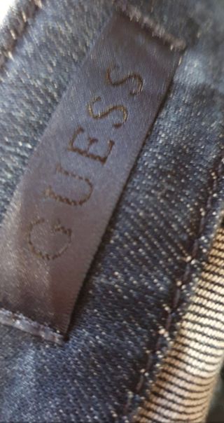 Pantalones vaqueros Guess acampanados