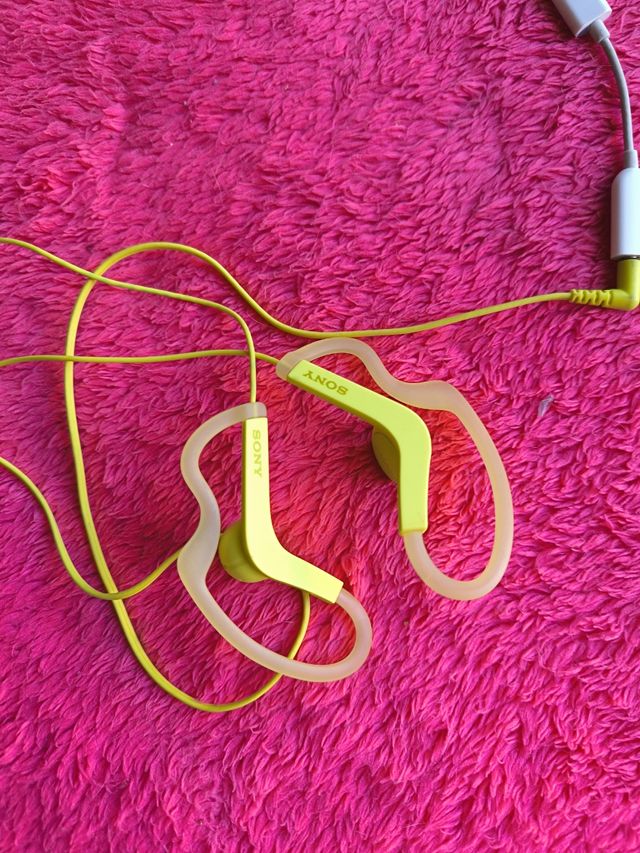 Auriculares Sony Deportivos Amarillos