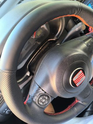 Volante deportivo coche SEAT