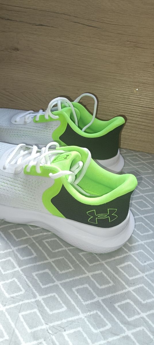 Zapatillas Under Armour Talla 41 Blancas y Verdes