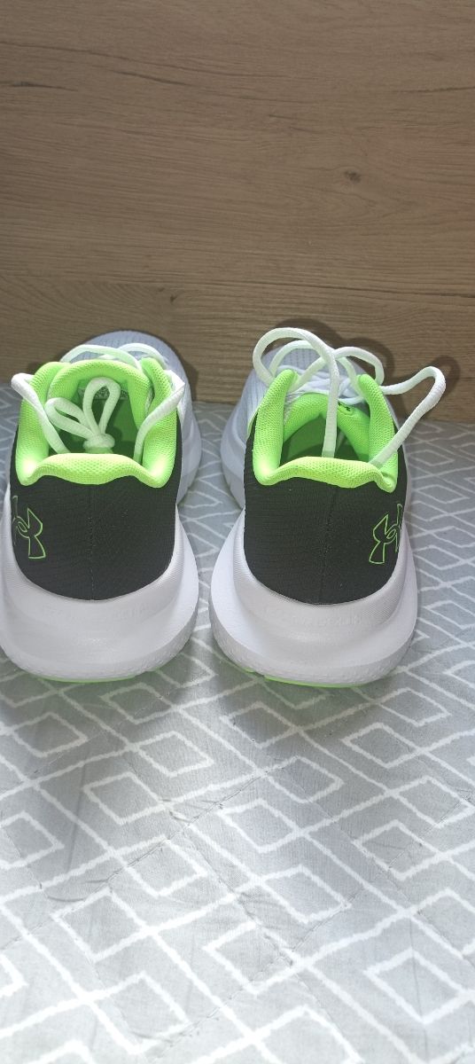 Zapatillas Under Armour Talla 41 Blancas y Verdes