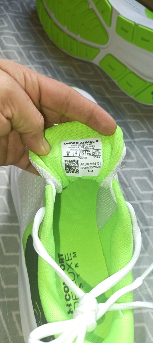 Zapatillas Under Armour Talla 41 Blancas y Verdes