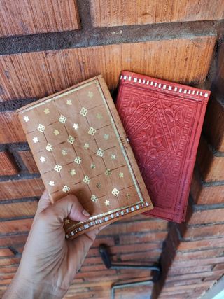 2 Monederos piel beige y rojo de Marruecos 