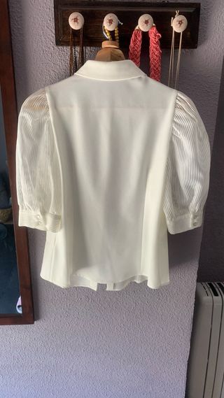 Blusa vestir beige manga transparente