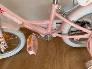 Bicicleta infantil rosa 14’ con cesta