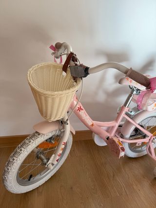 Bicicleta infantil rosa 14’ con cesta