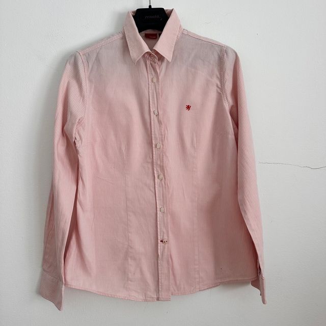 Camisa rosa às riscas