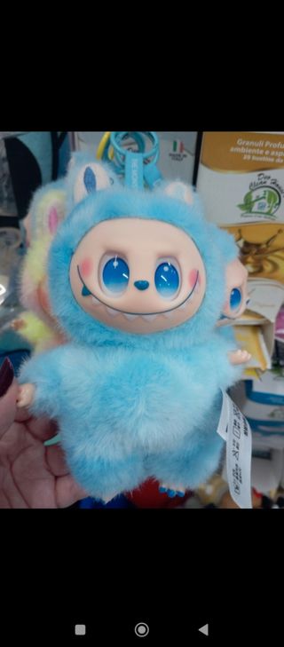 'Labubu' azzurro peluche