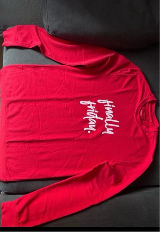 Sudadera Bershka Roja Finally Friday - Talla M