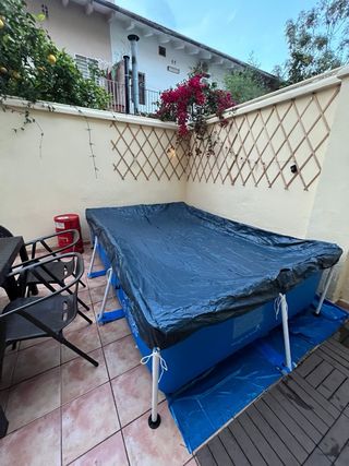 Piscina, depuradora y todos los accesorios 