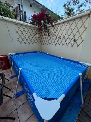 Piscina, depuradora y todos los accesorios 