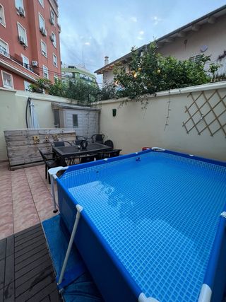 Piscina, depuradora y todos los accesorios 